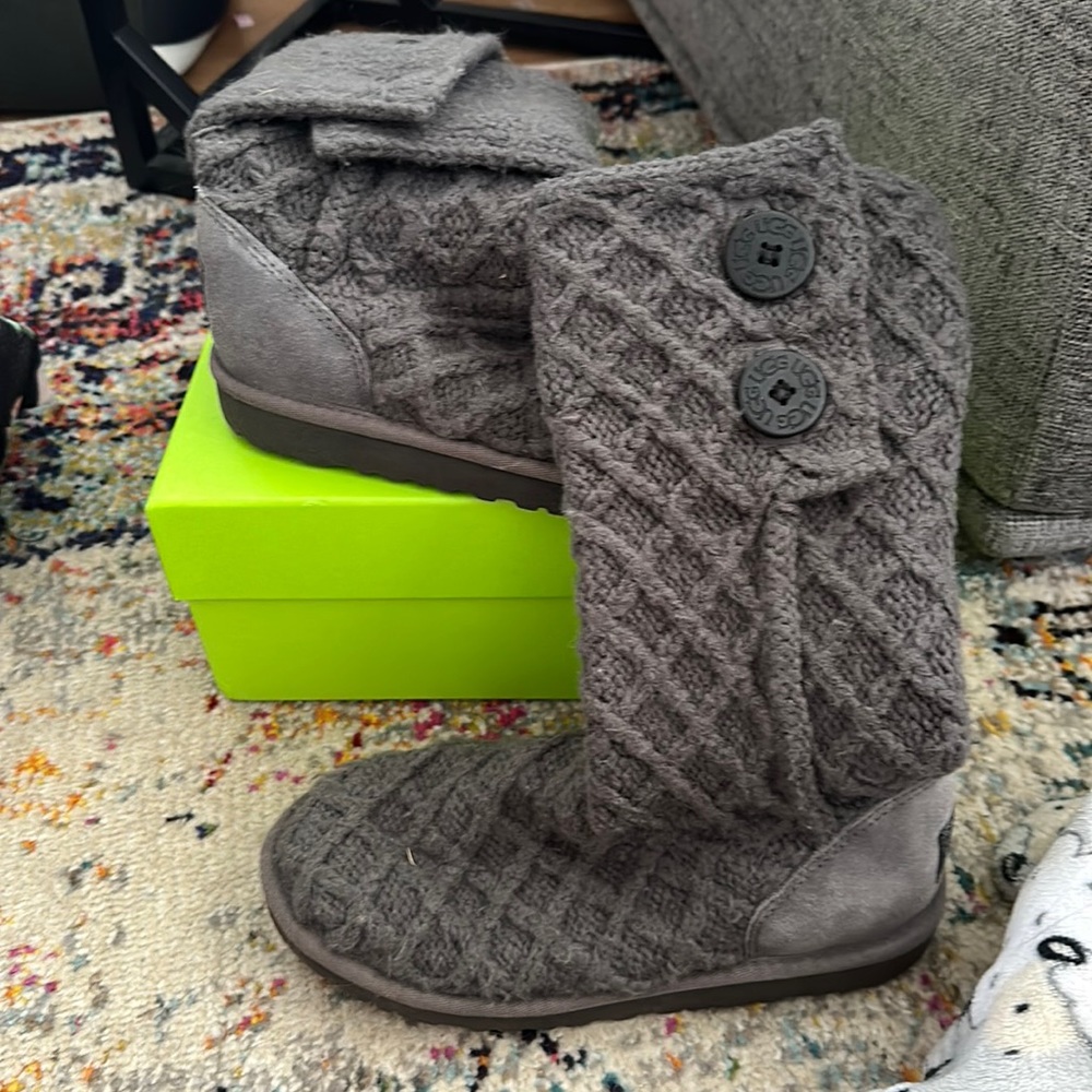 Knit UGG Size 4 Children’s Women’s 5